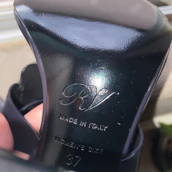 Roger Vivier deep navy gold emblem buckle leather block heels size 37 - Picture 7 of 8